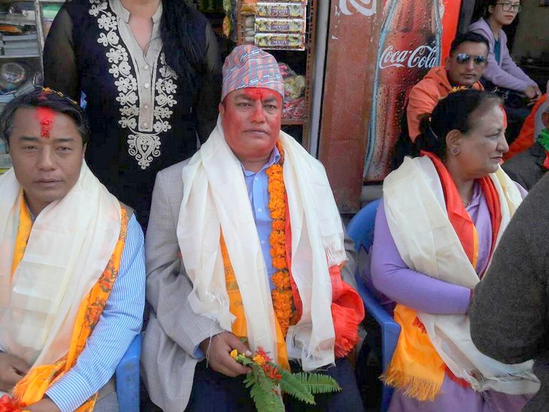 काठमाडौं क्षेत्र नं ३ कांग्रेसका छिरिंग युवा फकाउदै बिमल बाबु सम्झाउदै