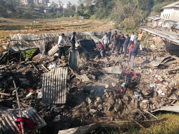 बुढानीलकण्ठ नगरपालिका वडा नं ४ मा आगलागी ,एक घर जलेर नस्ट