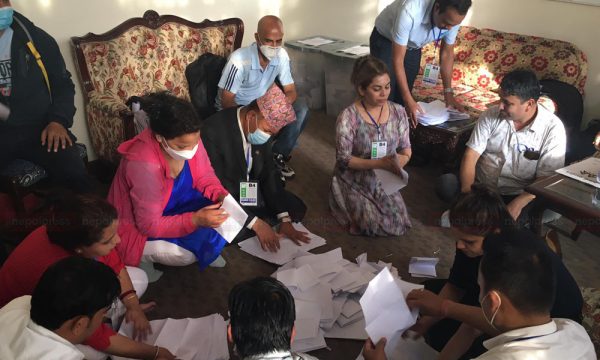 नेपाली कांग्रेस काठमाडौं महानगरको  मतगणना सुरू