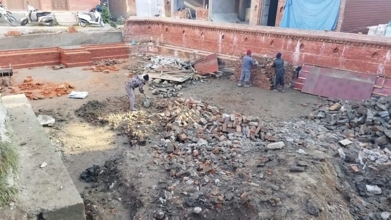 शंखरापुरको ऐतिहासिक पुखुलाछी पोखरी पुनःनिर्माण अन्तिम चरणमा, नगर प्रमुख द्वारा अनुगमन
