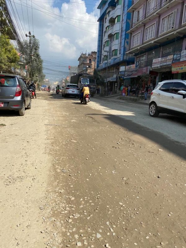 जनदवाव पछी टालटुल पारेपनि सुधार भएन बुढानिलकण्ठ मुल सडक,स्थानीयहरु आक्रोसित