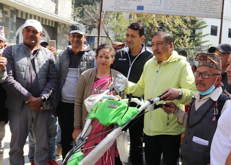 गोकर्णेश्वर नगरपालिकाका कृषकहरुलाई मिनि टेलर (ट्रयाक्टर )  वितरण