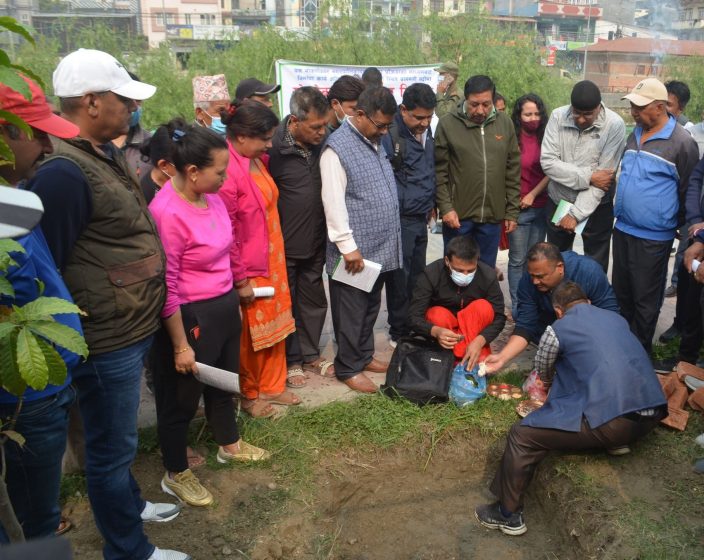 गोकर्णेश्वर -८ माकलबारी जोड्ने मोटरेबल पक्की पुलको शिलान्यास