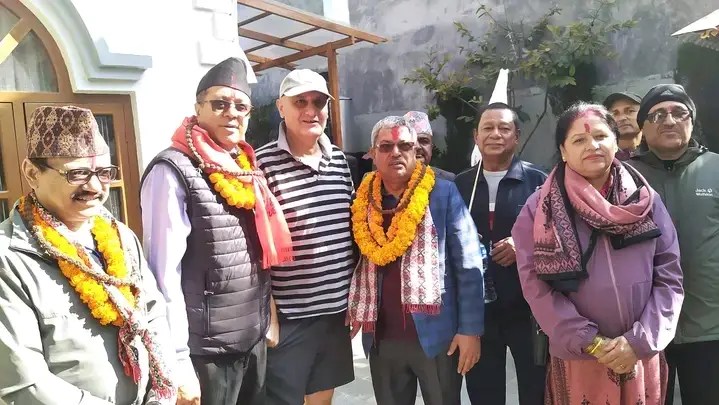 काठमाण्डौ महानगरपालिका वडा नं ७ मा डा. राजन भट्टराई र तेज प्रसाद ढकालको घरदैलो ….