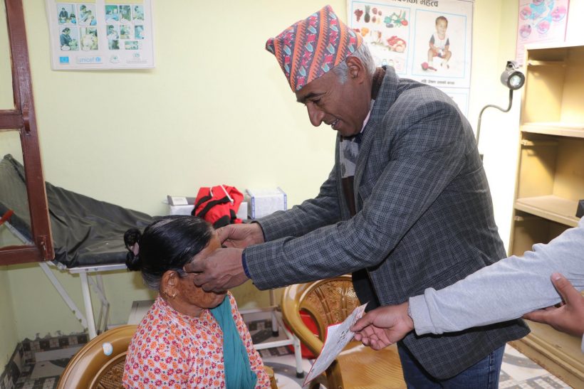 गोकर्णेश्वर -३  मा ज्येष्ठ नागरिकहरुको दृष्टि परिक्षण तथा निःशुल्क चस्मा वितरण कार्यक्रम  सम्पन्न