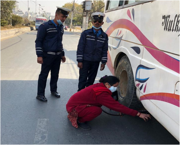 अवस्था ठिक नभएका ११ ओटा र मापदण्डभन्दा बढी धूँवा फाल्ने ७ सवारी साधन कारवाहीमा