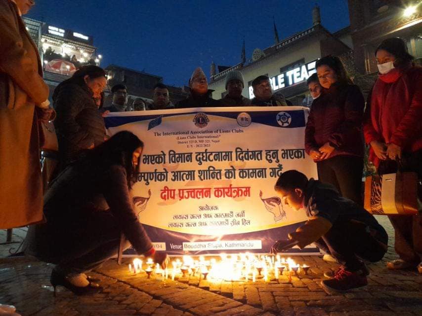 पोखरा विमान दुर्घटनामा  दिवंगत भएकाहरुको आत्मा शान्ति को कामना गर्दै दिप प्रज्वलन