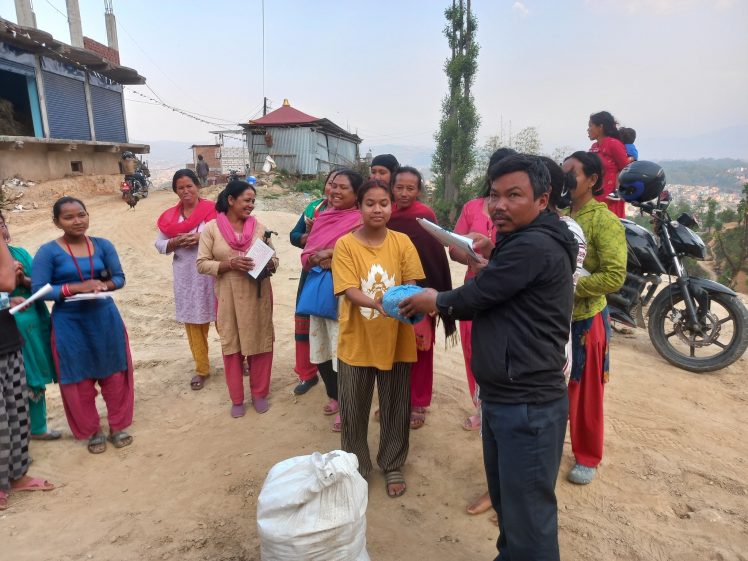 गोकर्णेश्वर – ३ को कुमारी गाम्चा बाख्रापालन महिला समूहलाइ उन्नत जातका घाँसको बीउ  वितरण