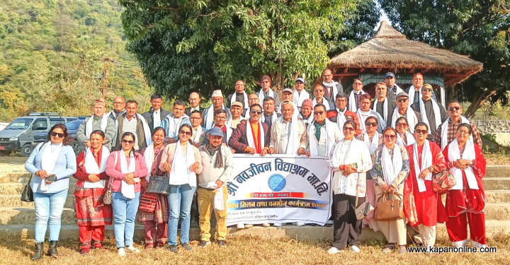 नवजीवन विद्याश्रम मावी सर्लाहीमा पूर्व विद्यार्थीले गरे “नवजीवन मित्रमिलन समाज-२०४८” स्थापना