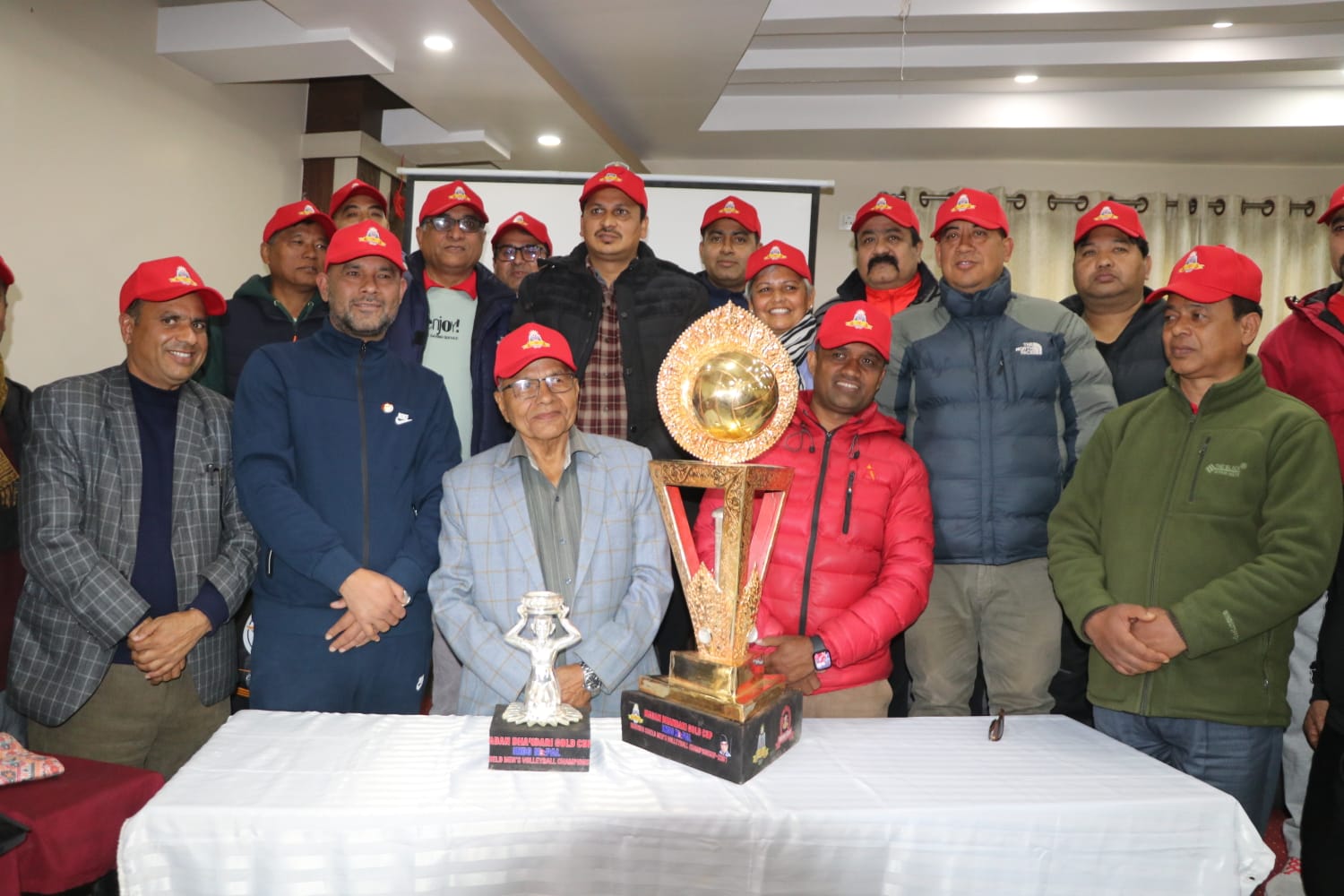 भलिबलको ट्रफी सार्वनजिक