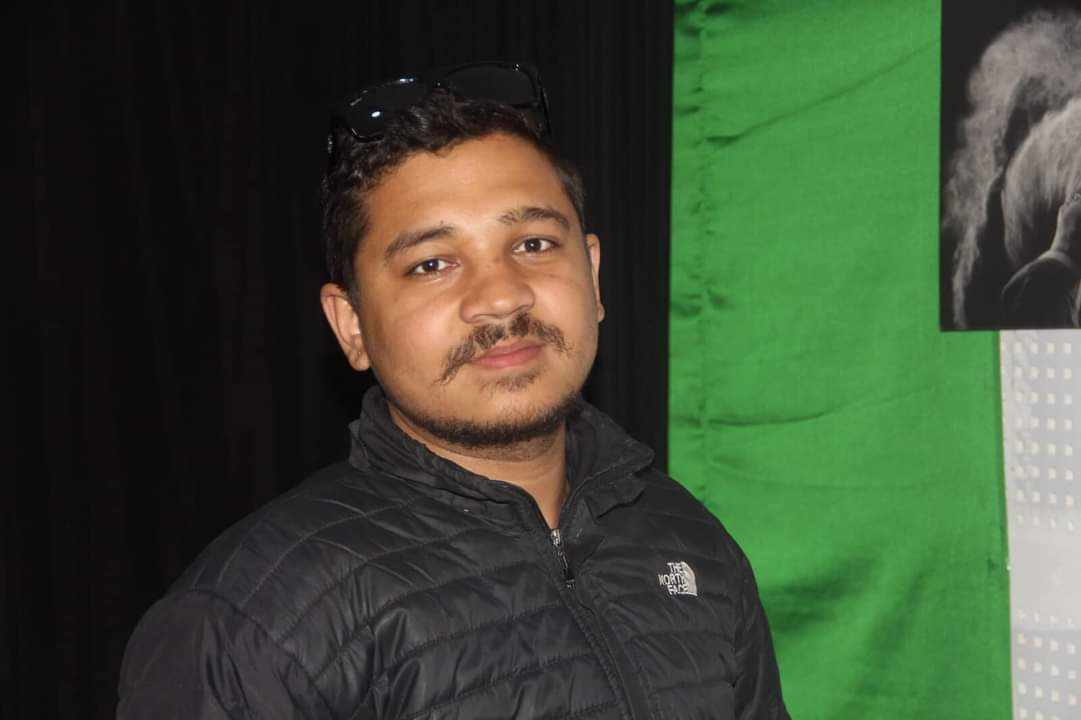देउती बज्यै :  मनहरि चापागाइँ