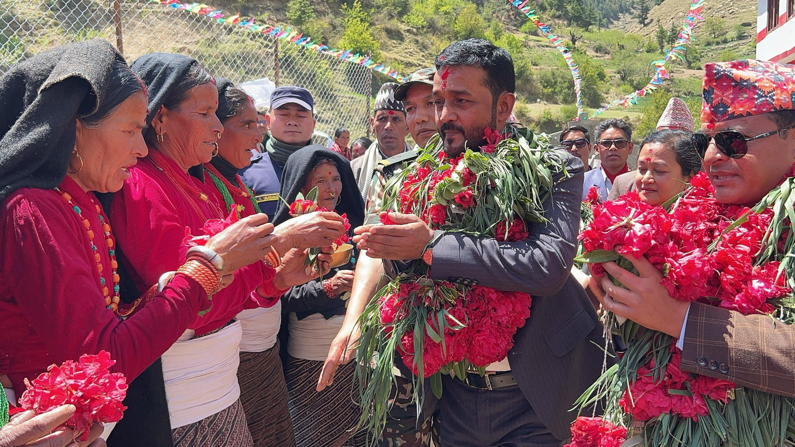 जुम्लावासीका समस्या समाधानका लागि संघीय सरकार पूर्णत: प्रतिबद्ध छ : मन्त्री यादव