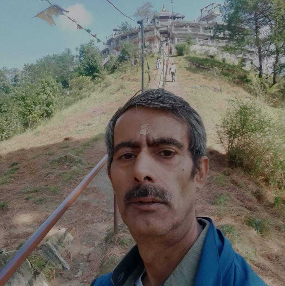 मैले बेचिदिएँ :  गोपी रुपाखेती (कविता )