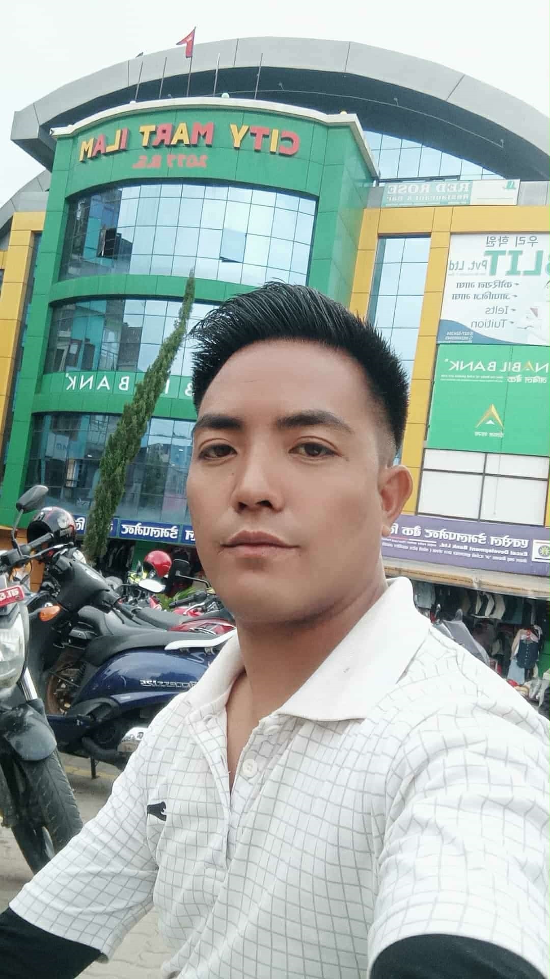 चार मुक्तक : नेतिगेन याकथुङ