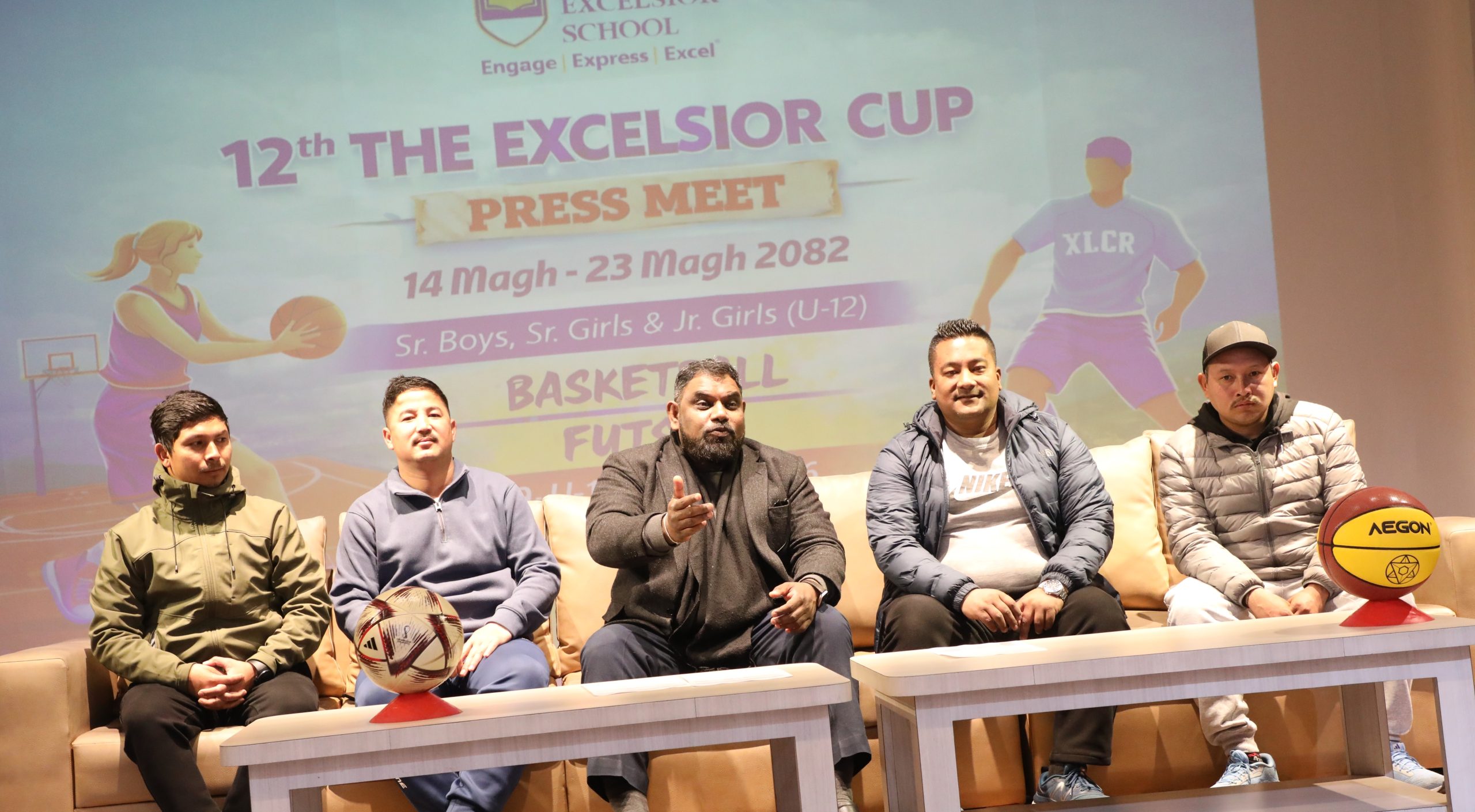 एक्सेल्सियर कपमा ८२ टिम