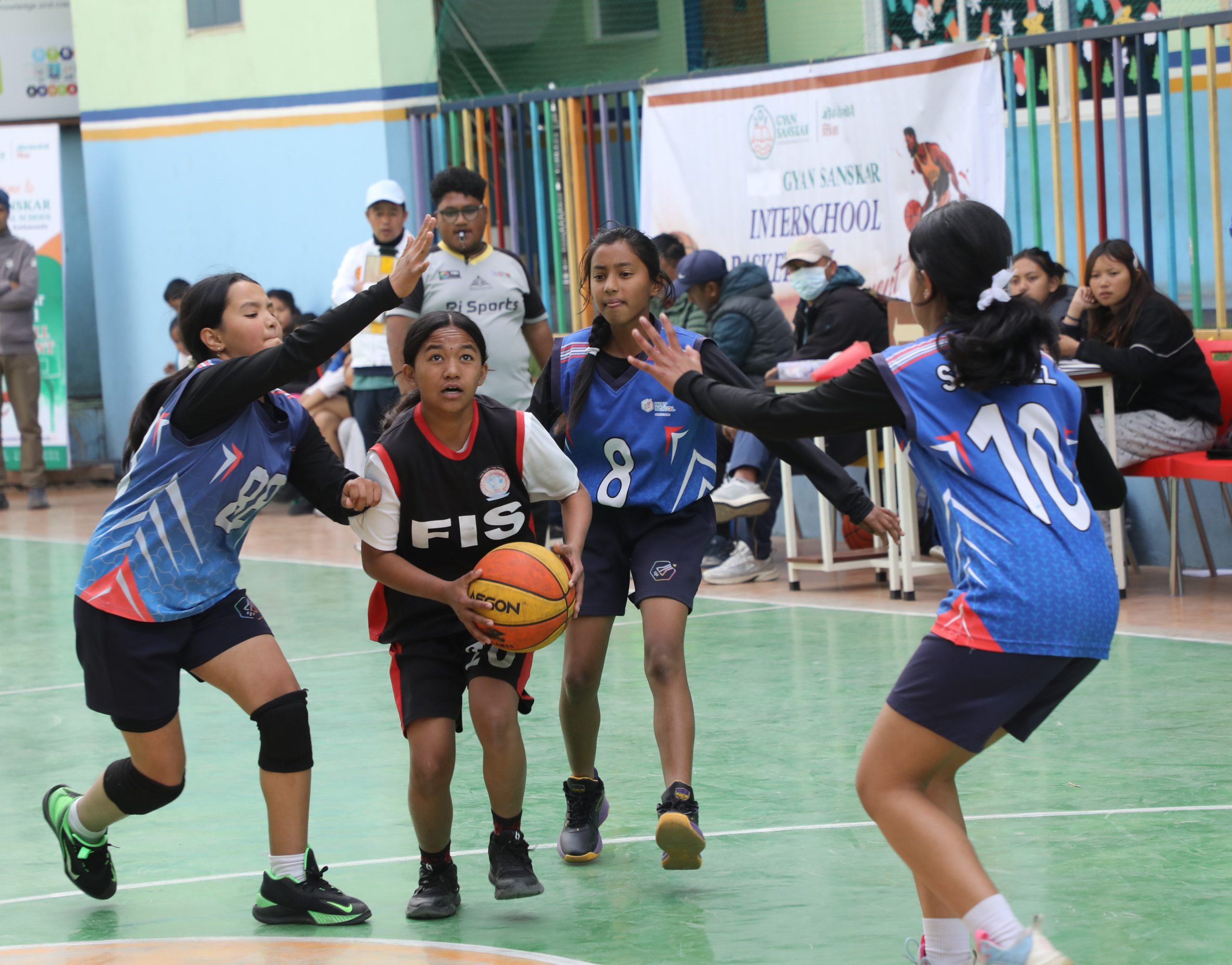 भ्याली पब्लिक र फेरिल्यान्ड विजयी