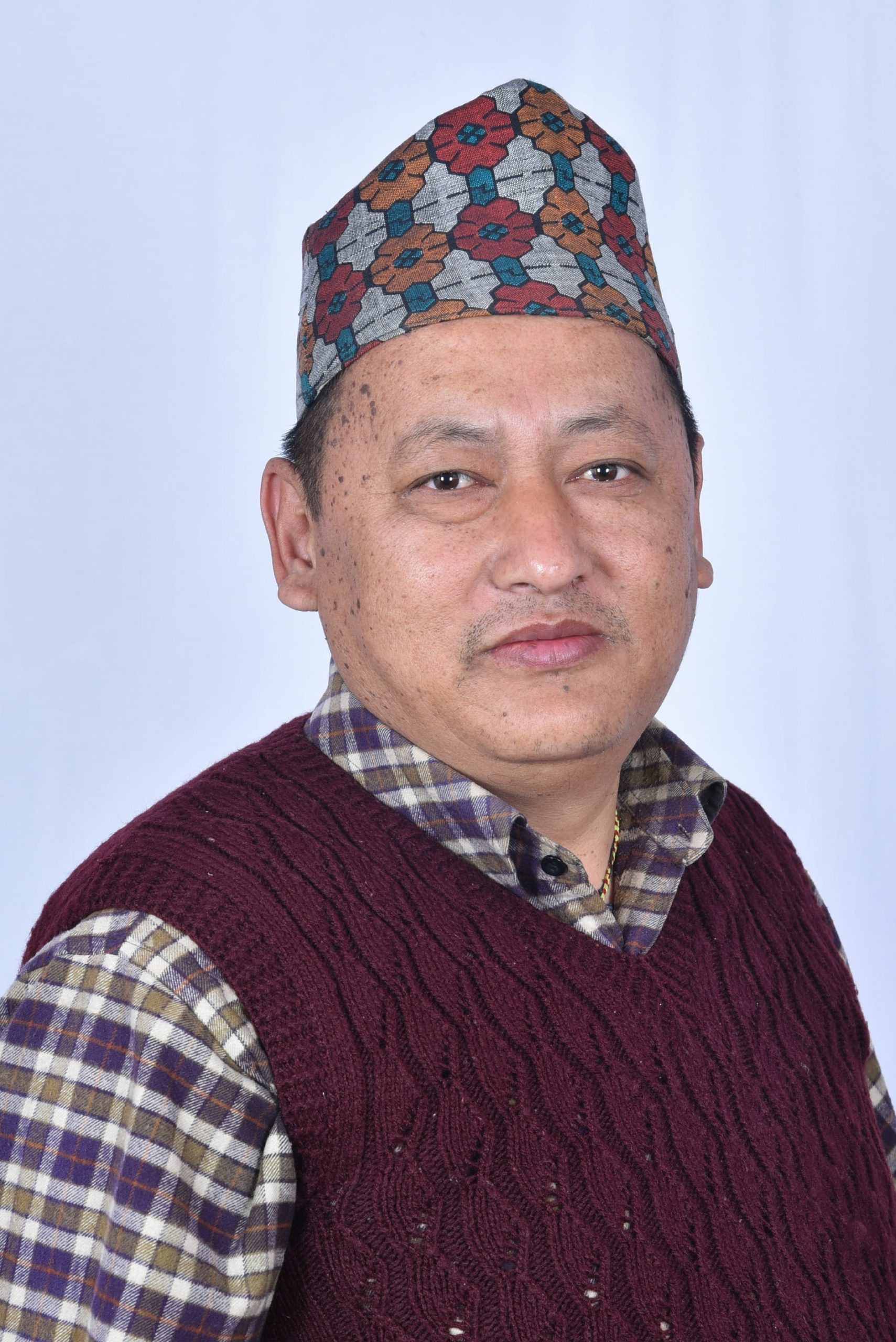 निन्द्राहीन रातबाट उकासिँदै गरेको भोली : याम बहादुर थापा मगर (कविता )