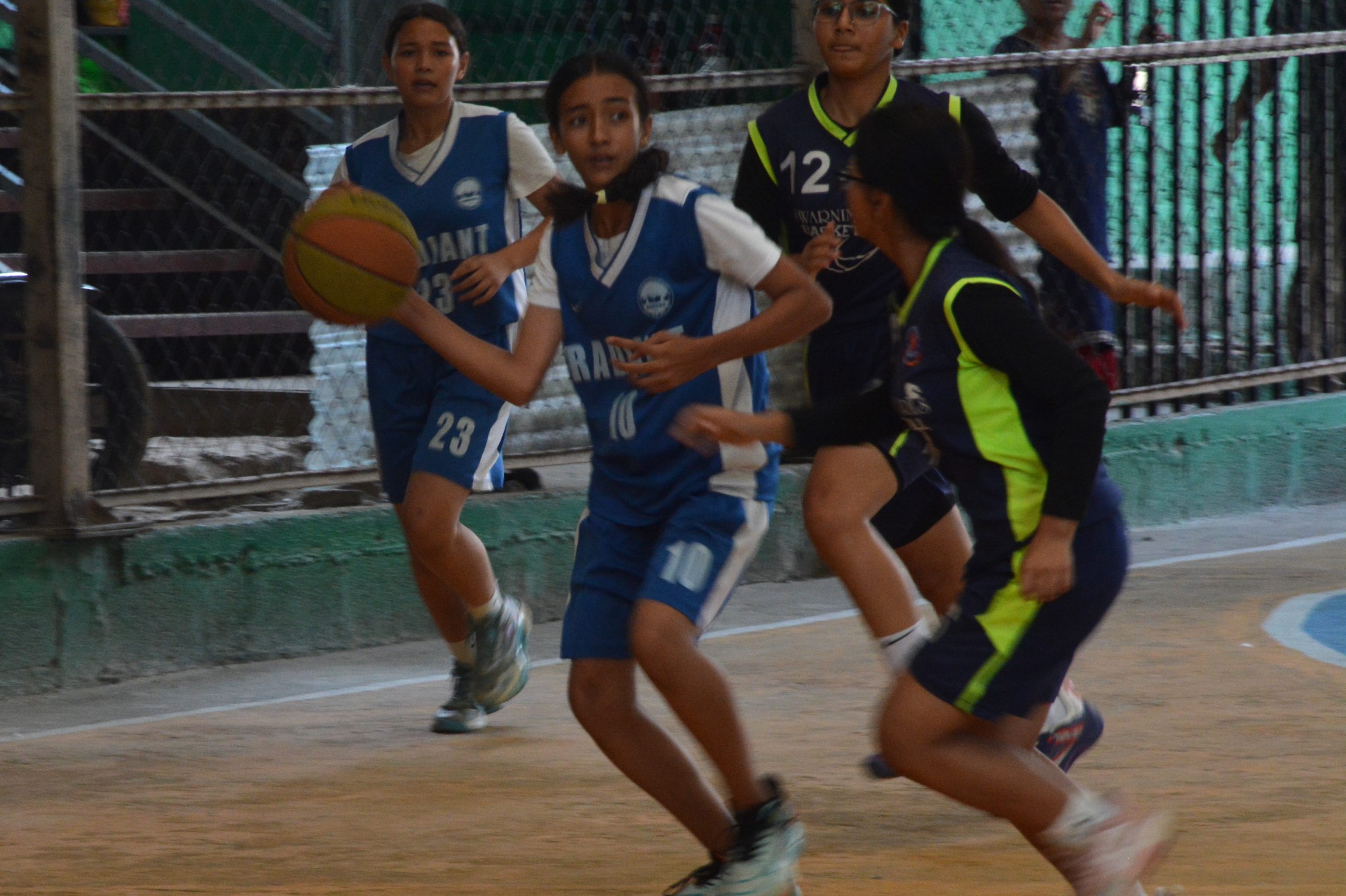 भ्याली पब्लिक र रेडियन्ट फाइनलमा