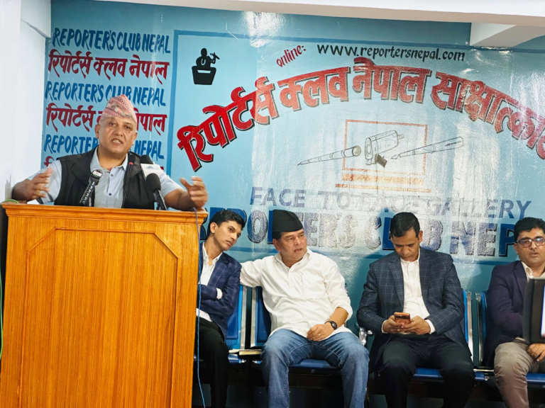 ओलीलाई हटाएरै छाड्छौँ : एमाले नेता कृष्ण केसी