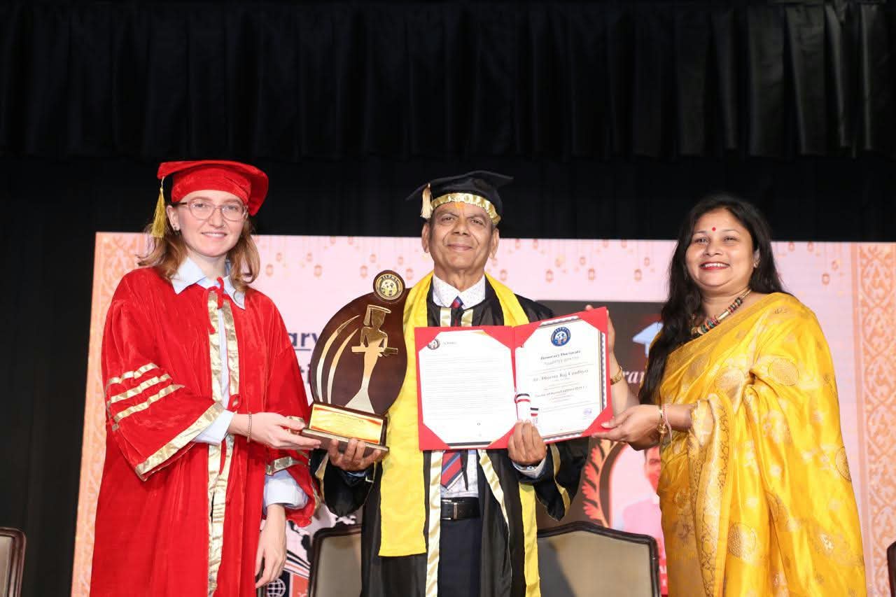 विश्व कीर्तिमानी गीतकार तथा उपन्यासकार डा. उपाध्यायलाई दशौं मानार्थ विद्यावारिधि